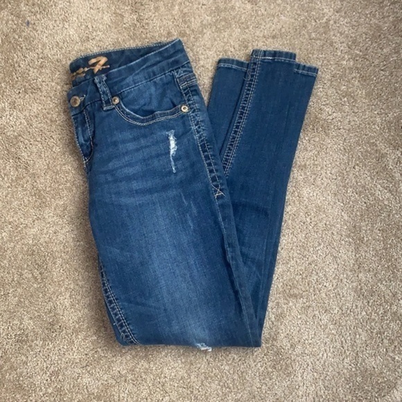 Jen7 by Seven7 Skinny Distressed - Picture 2 of 4